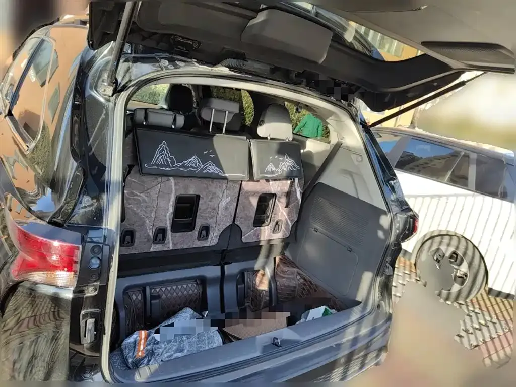 Toyota Granvia 2024 из CN, фото 7