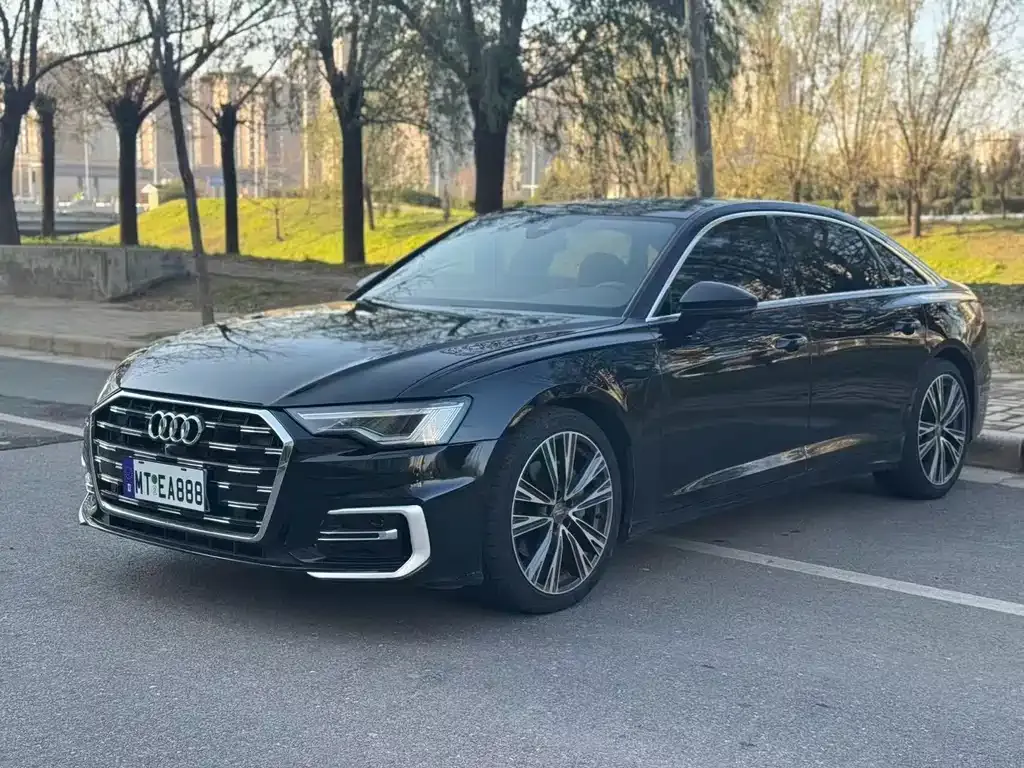 Audi A6L — фото 1