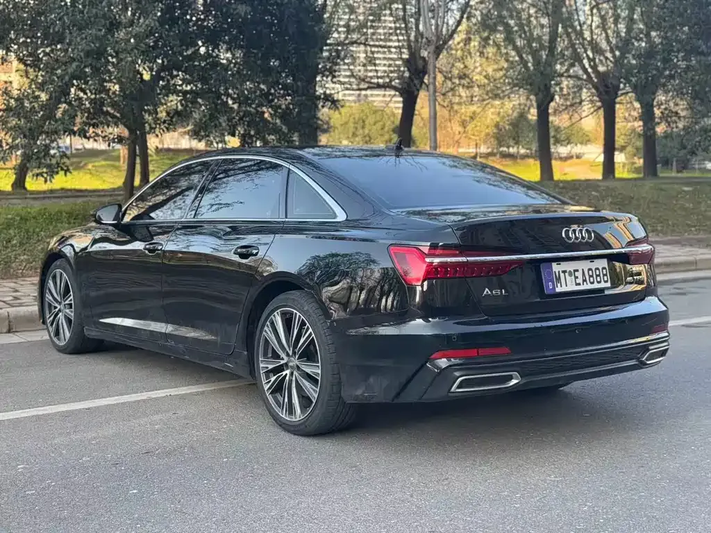 Audi A6L — фото 8