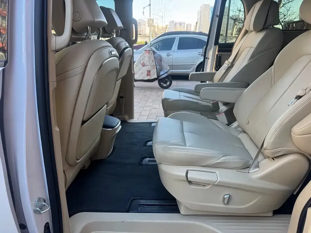 Buick GL8 2024 из CN, фото 2