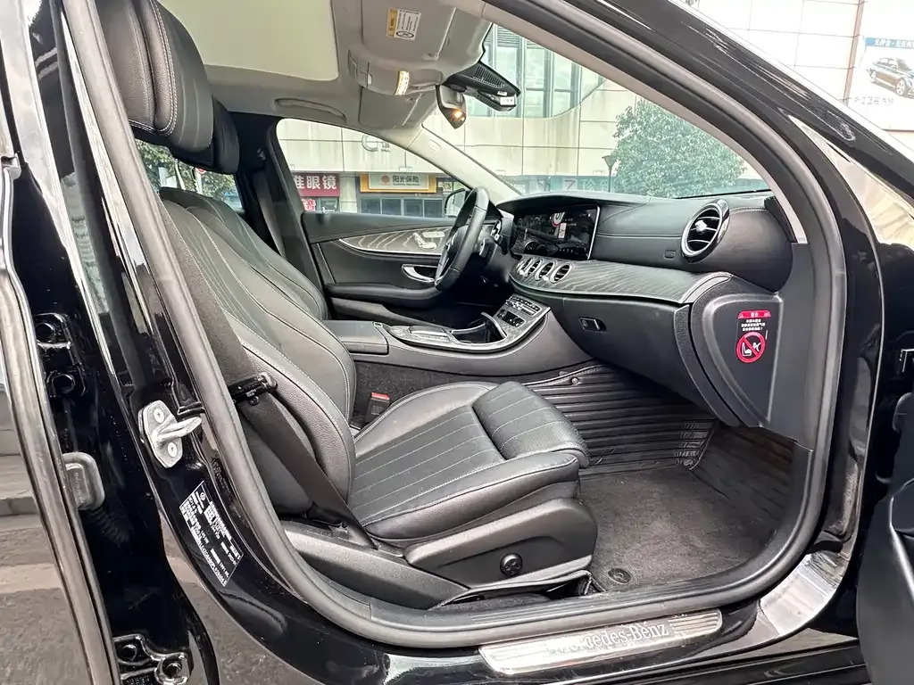 Mercedes-Benz E-Class 2023 из CN, фото 2