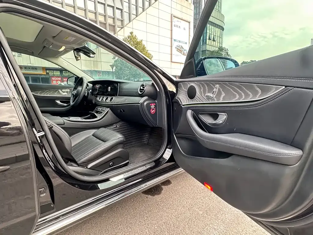 Mercedes-Benz E-Class 2023 из CN, фото 6
