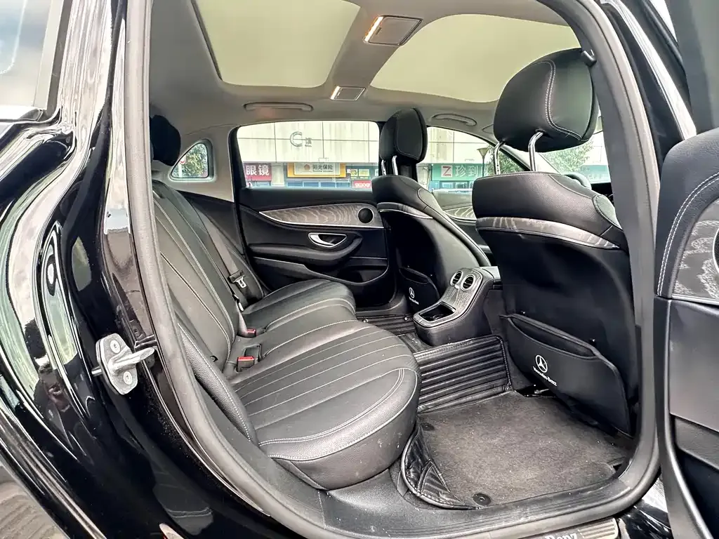 Mercedes-Benz E-Class 2023 из CN, фото 8