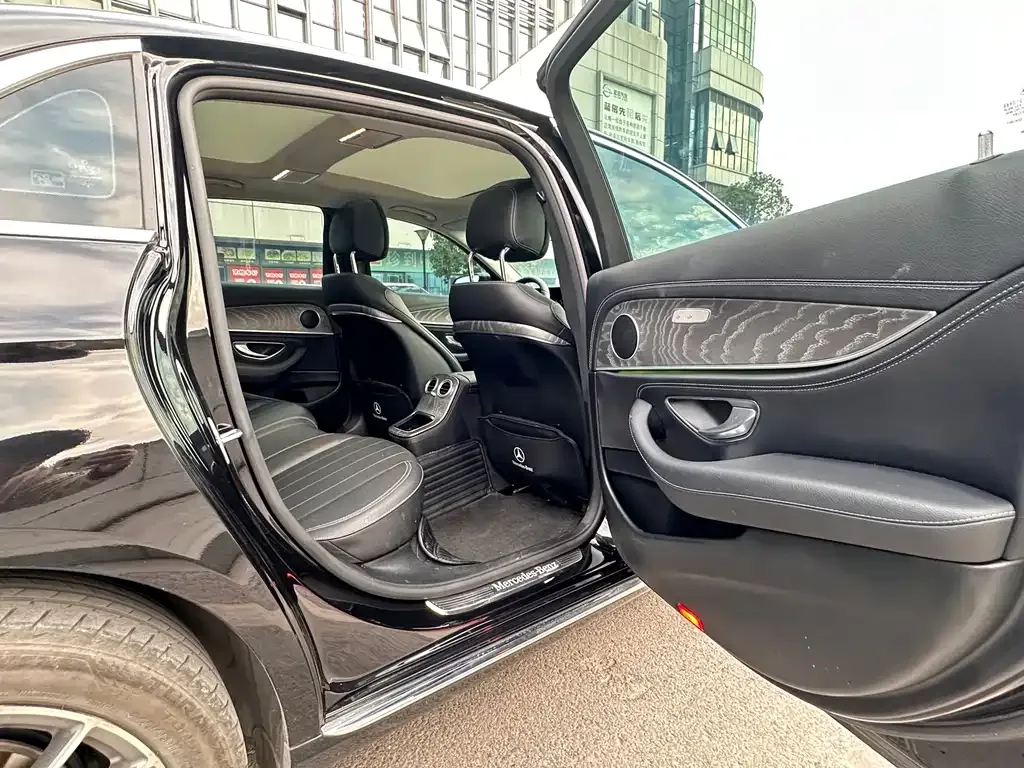 Mercedes-Benz E-Class 2023 из CN, фото 7
