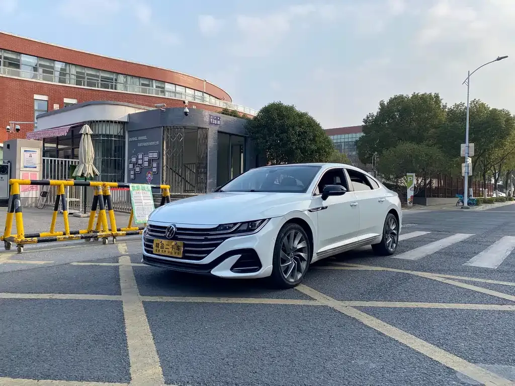 Volkswagen CC 2023 из CN, фото 8