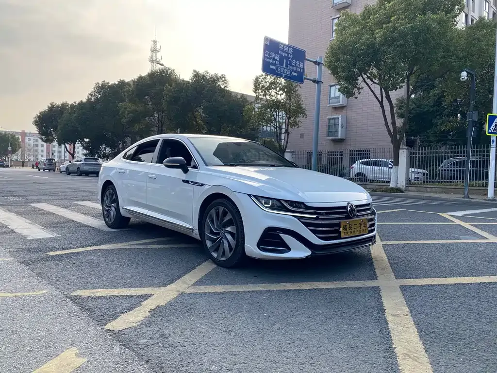 Volkswagen CC 2023 из CN, фото 4