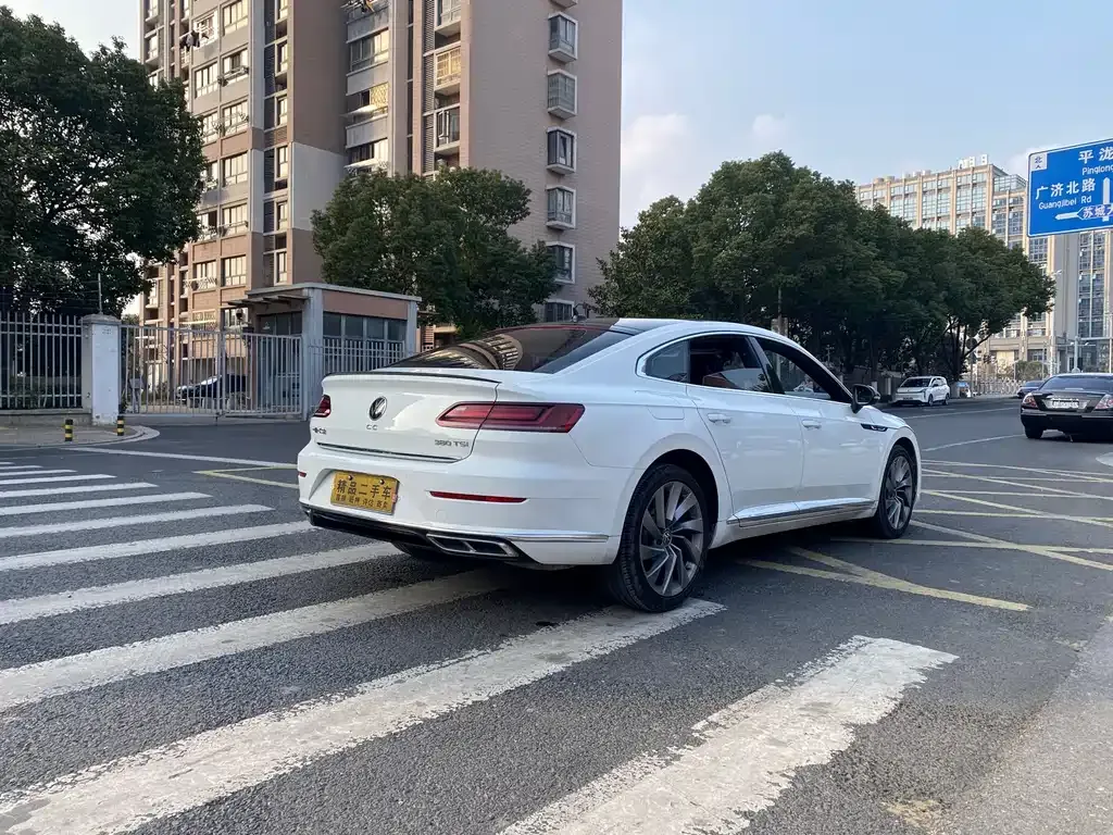 Volkswagen CC 2023 из CN, фото 5