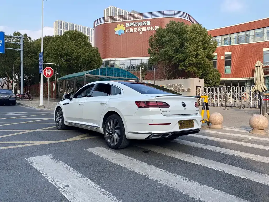 Volkswagen CC 2023 из CN, фото 7
