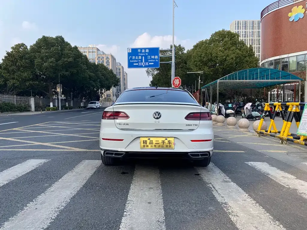 Volkswagen CC 2023 из CN, фото 6
