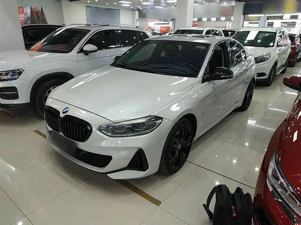 BMW 1 Series 2021 из CN, фото 2