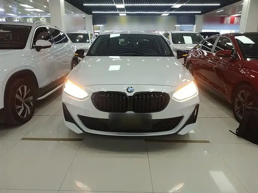 BMW 1 Series 2021 из CN, фото 3