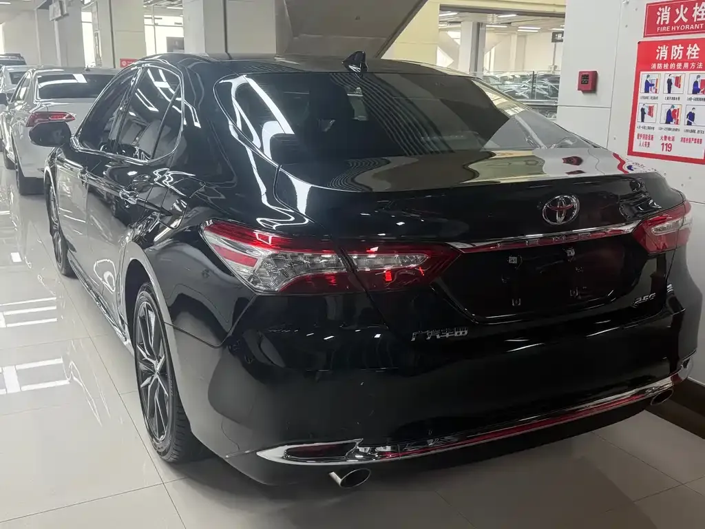 Toyota Camry 2023 из CN, фото 3