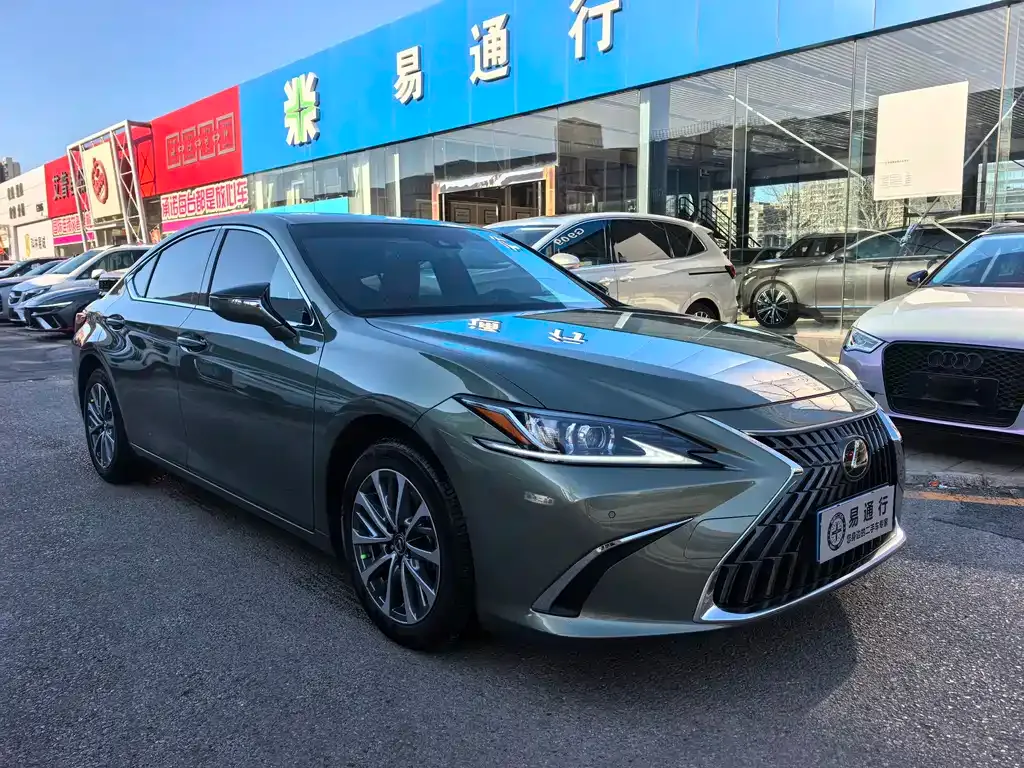 Lexus ES — фото 10