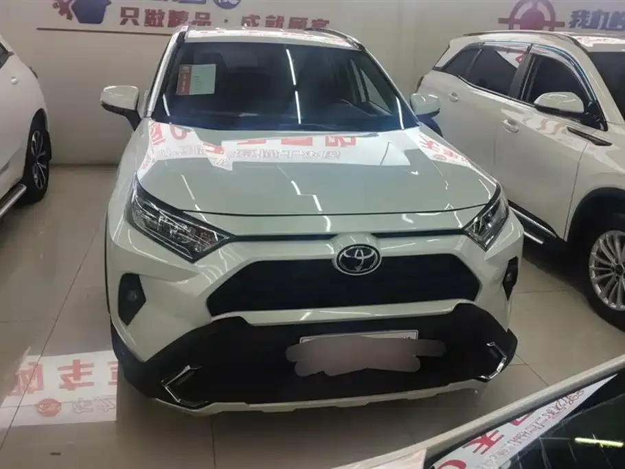 Toyota RAV4 — фото 5