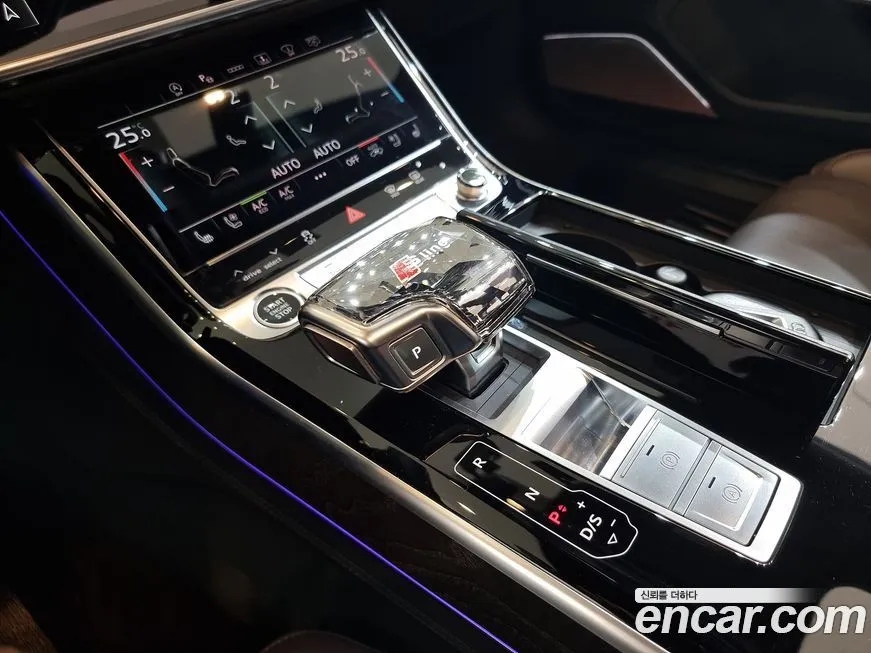 Audi A8 — фото 9