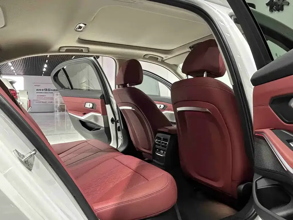 BMW 3 Series 2024 из CN, фото 6
