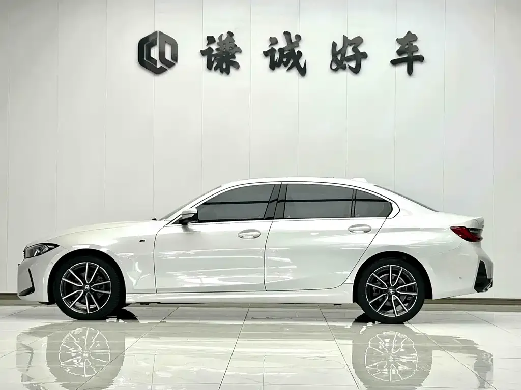 BMW 3 Series 2024 из CN, фото 2