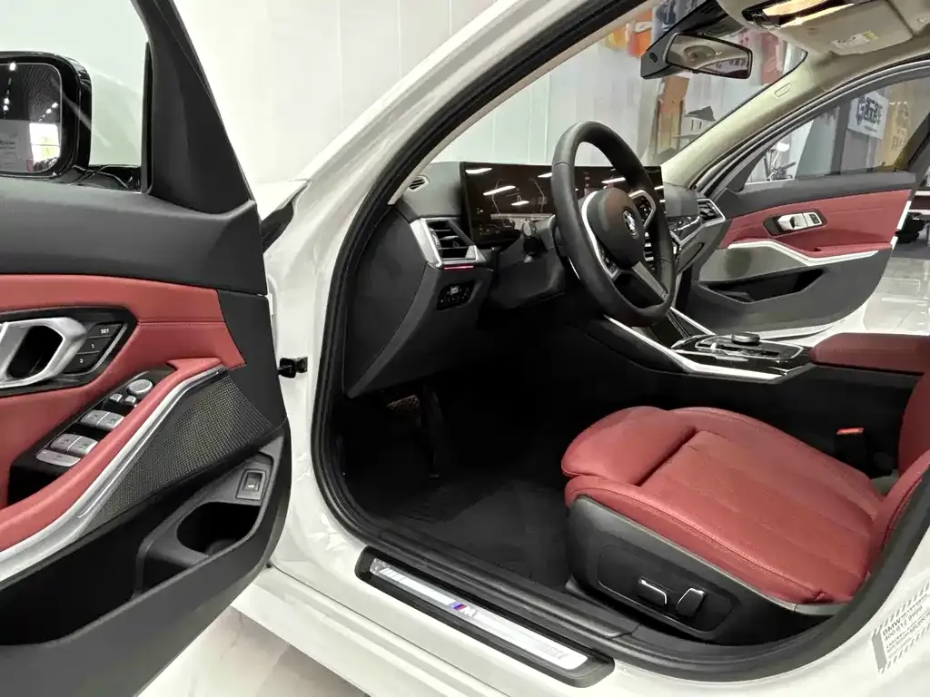 BMW 3 Series 2024 из CN, фото 8
