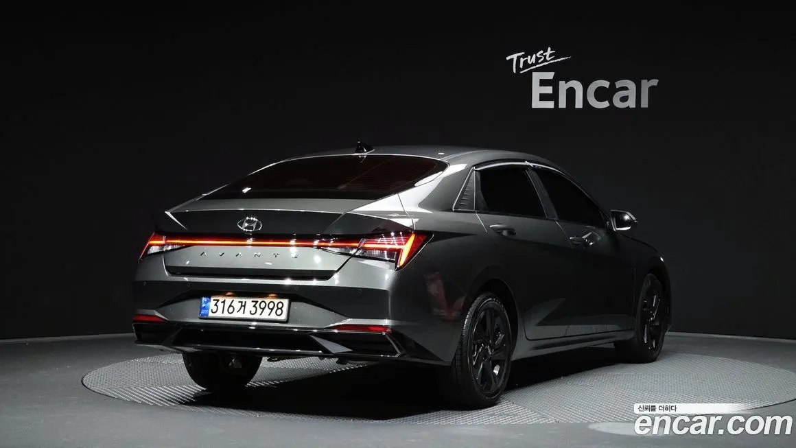 Hyundai AVANTE — фото 2