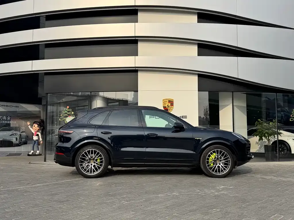 Porsche Cayenne Hybrid 2023 из CN, фото 3