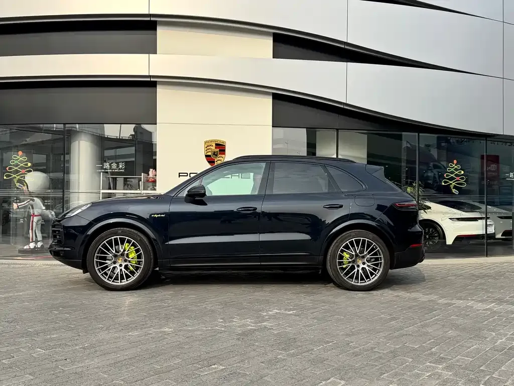 Porsche Cayenne Hybrid 2023 из CN, фото 4
