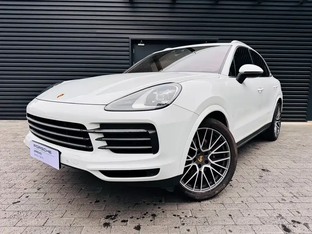 Porsche Cayenne — фото 1