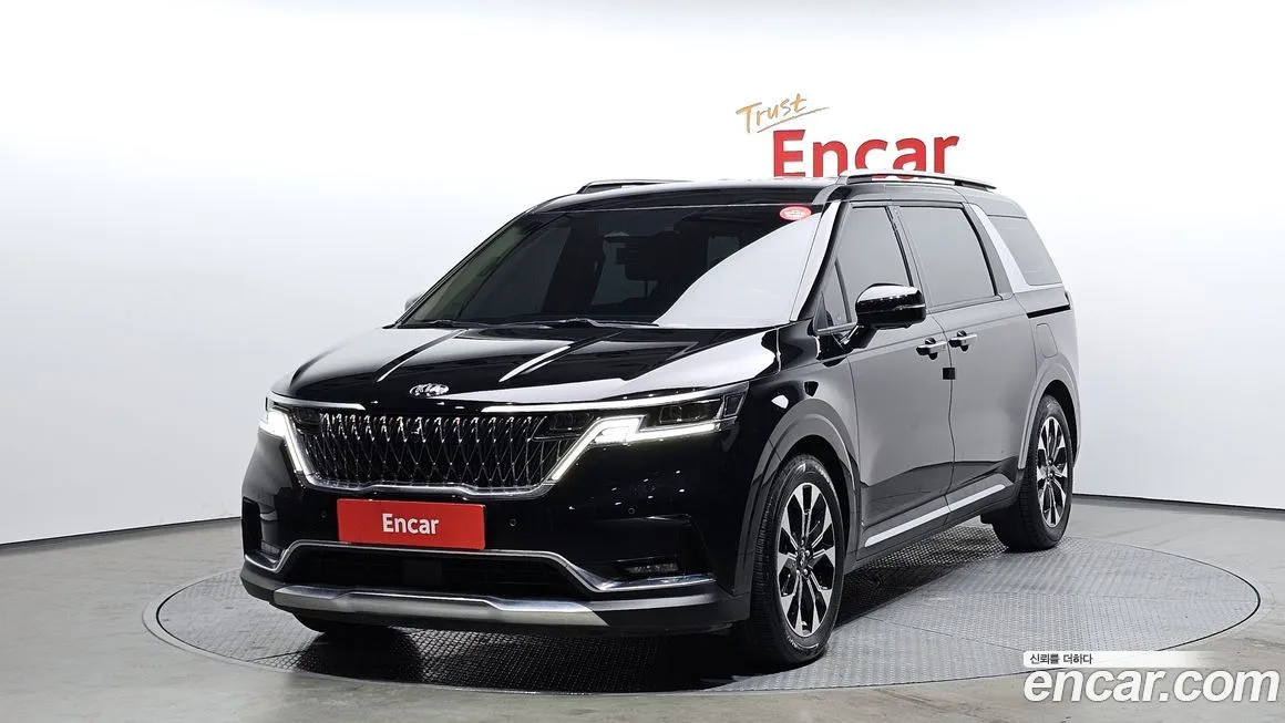 Kia Carnival — фото 1