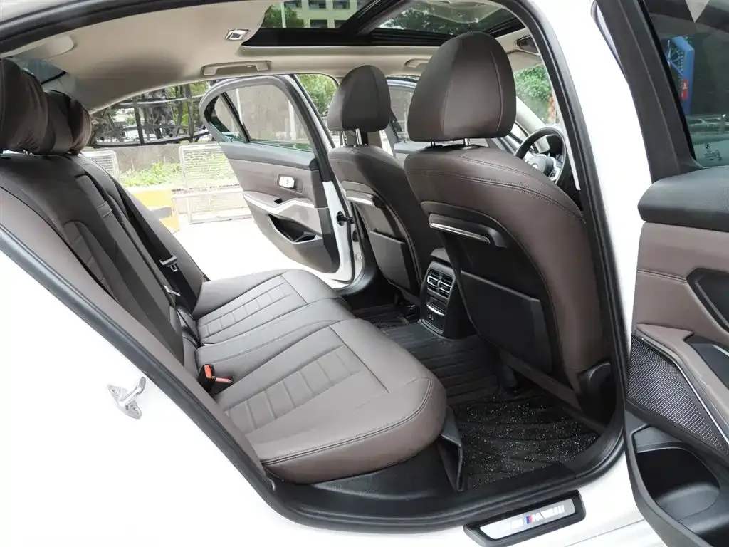 BMW 3 Series 2021 из CN, фото 8