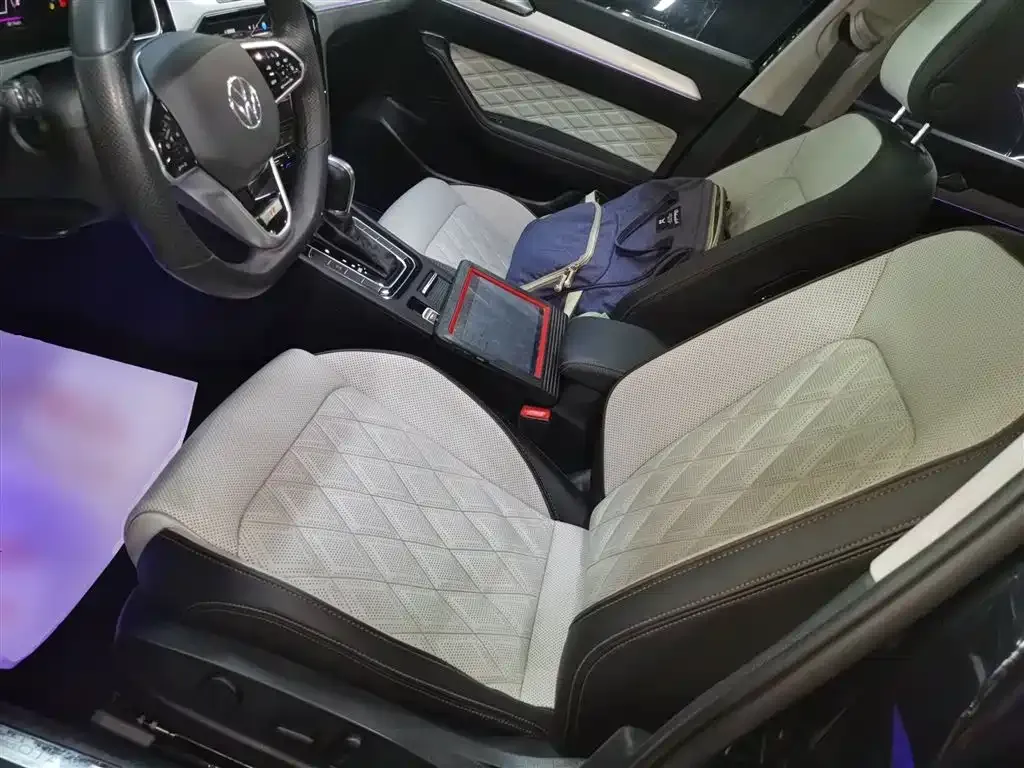 Volkswagen Magotan 2022 из CN, фото 10