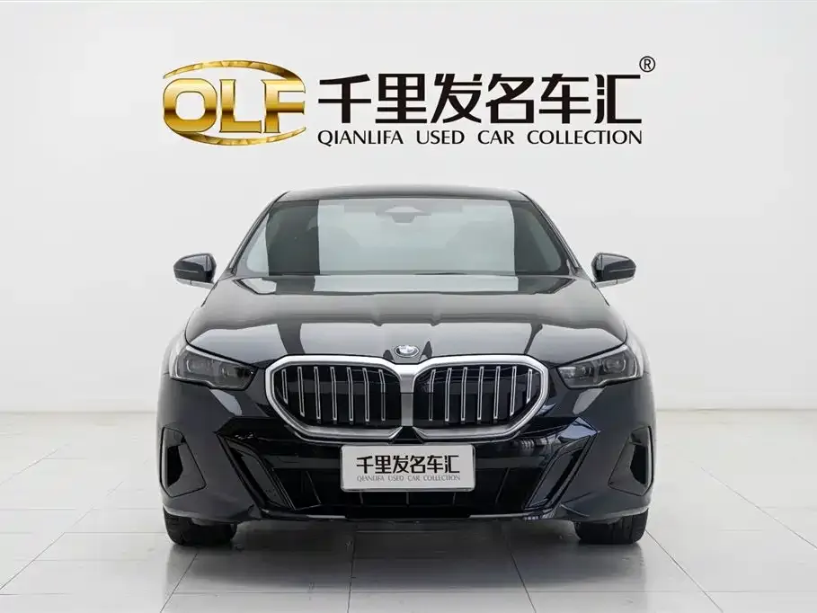BMW 5 Series — фото 1