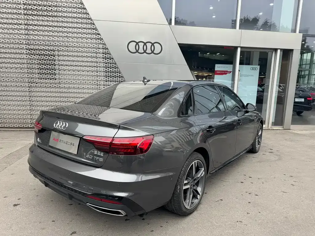 Audi A4L — фото 5