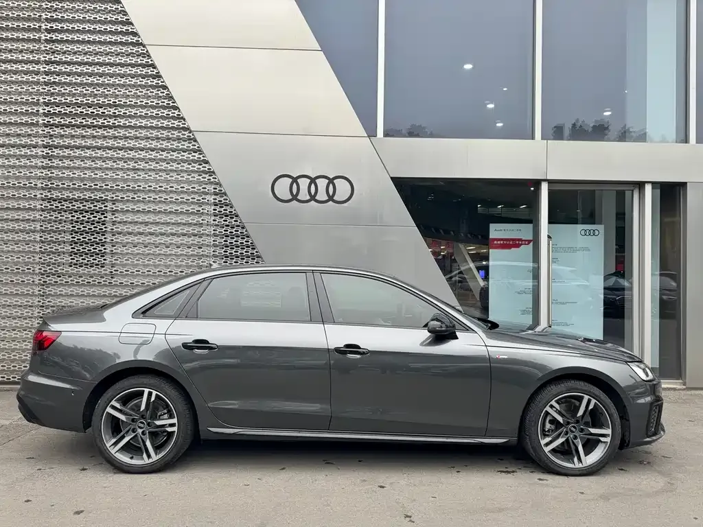 Audi A4L — фото 7