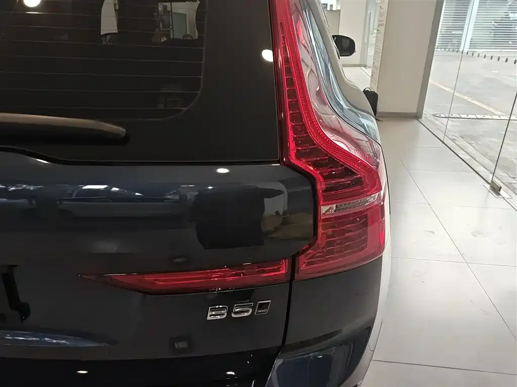 Volvo XC60 — фото 2