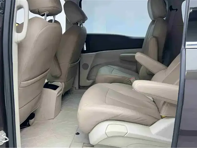 Buick GL8 2022 из CN, фото 10