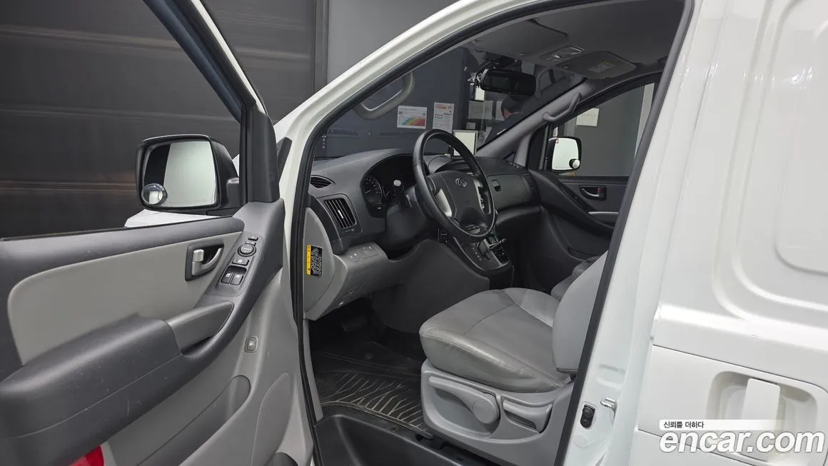Hyundai Starex — фото 10