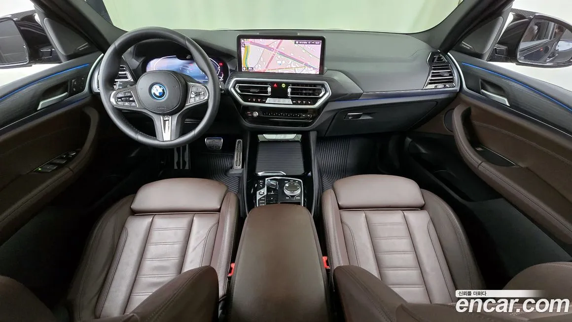 BMW iX3 — фото 9