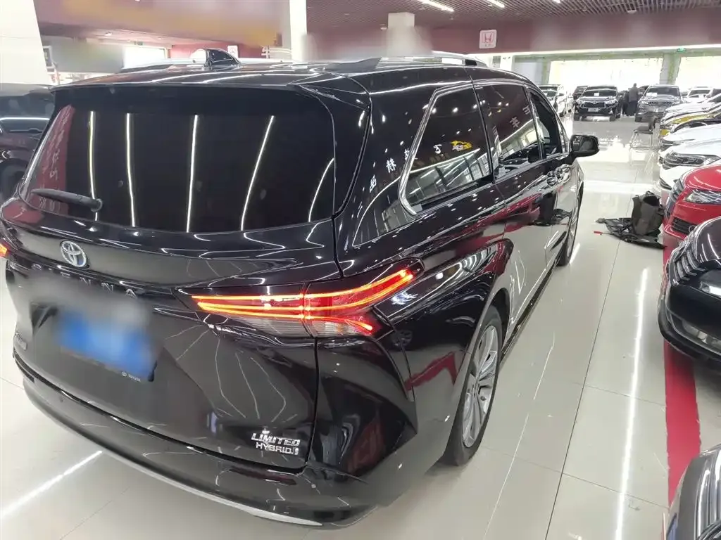 Toyota Sienna 2023 из CN, фото 10