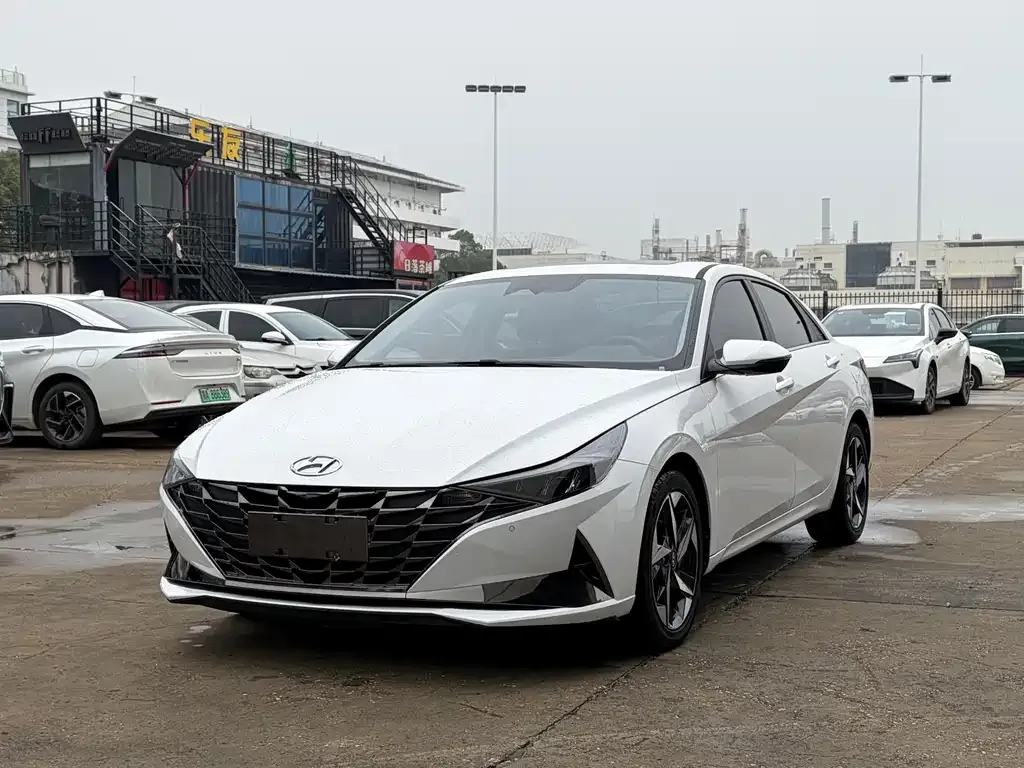 Hyundai Elantra 2022 из CN, фото 1