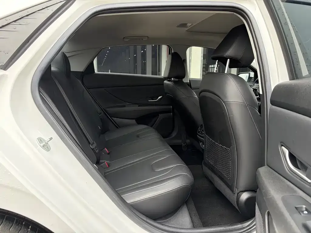 Hyundai Elantra 2022 из CN, фото 9