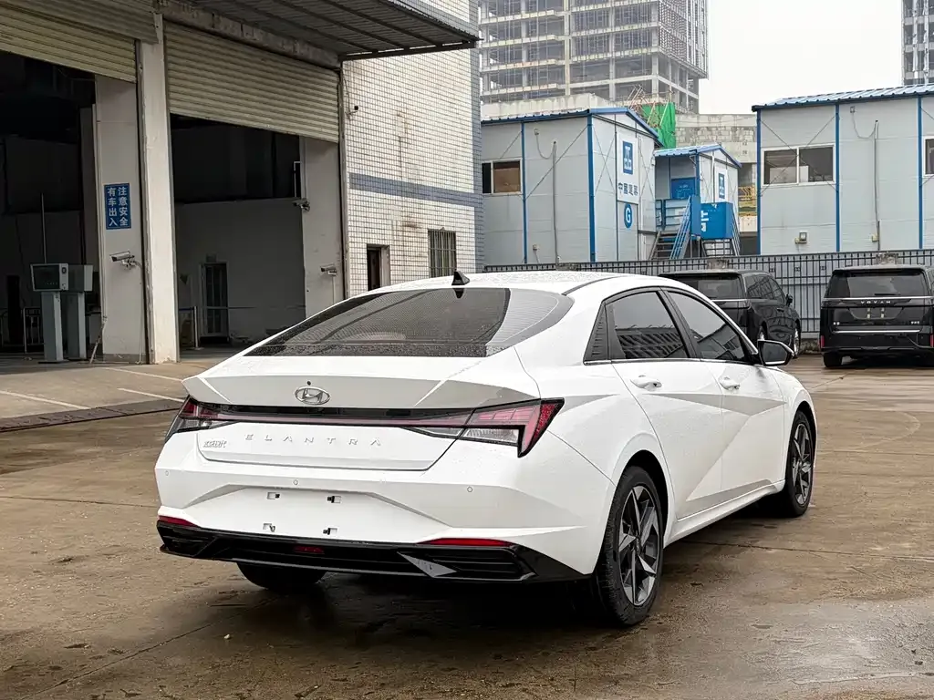 Hyundai Elantra 2022 из CN, фото 6
