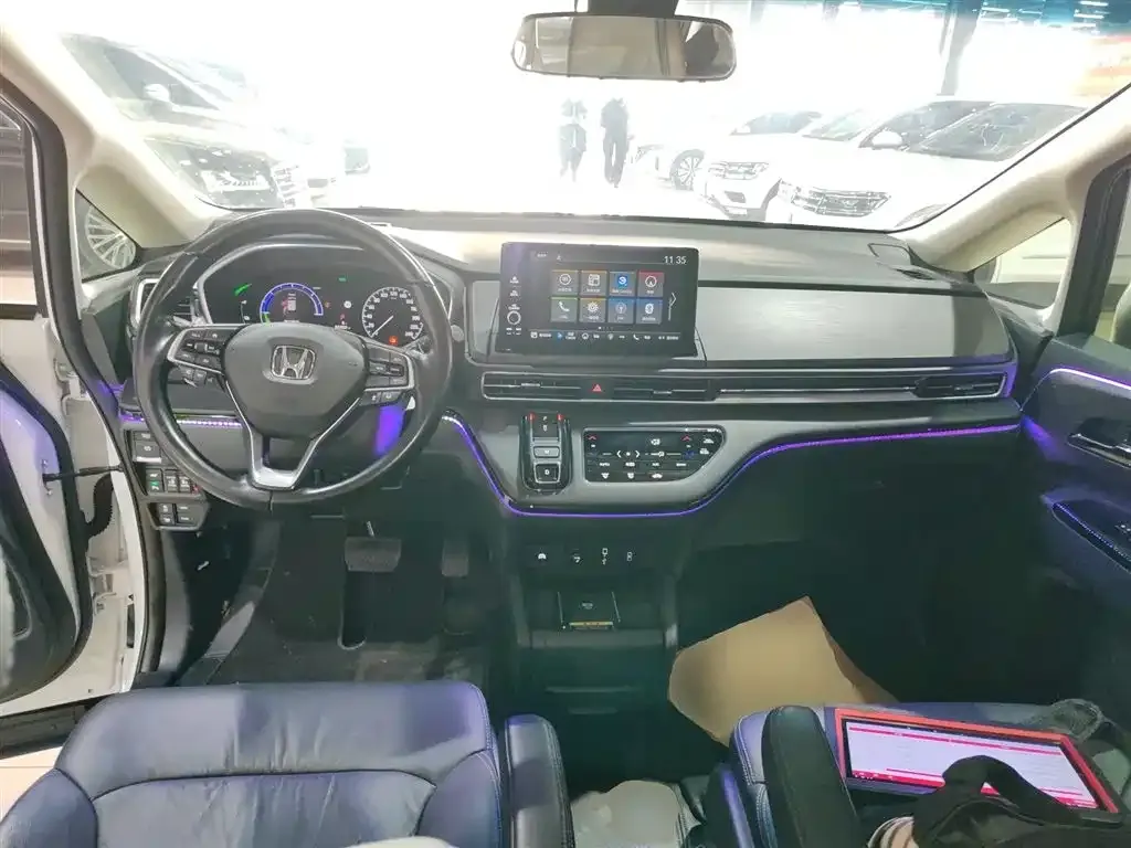 Honda Elysion 2023 из CN, фото 6