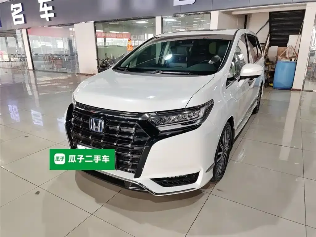 Honda Elysion 2023 из CN, фото 10