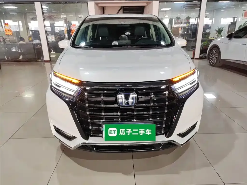 Honda Elysion 2023 из CN, фото 3
