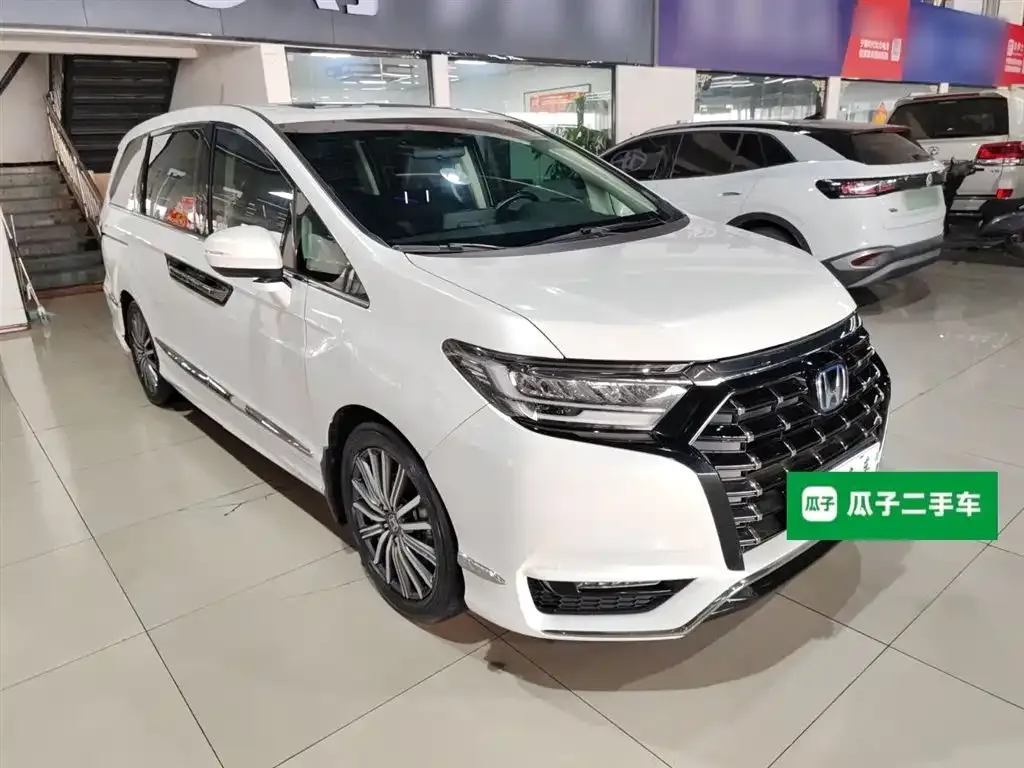 Honda Elysion 2023 из CN, фото 7