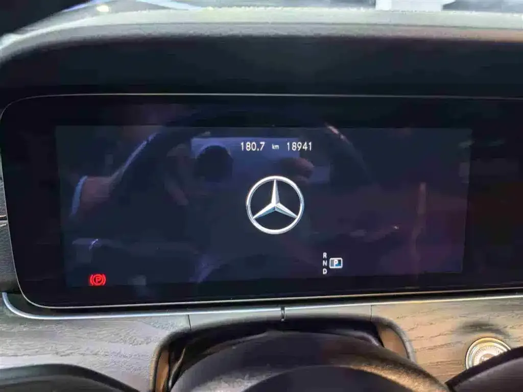 Mercedes-Benz E-Class 2023 из CN, фото 3