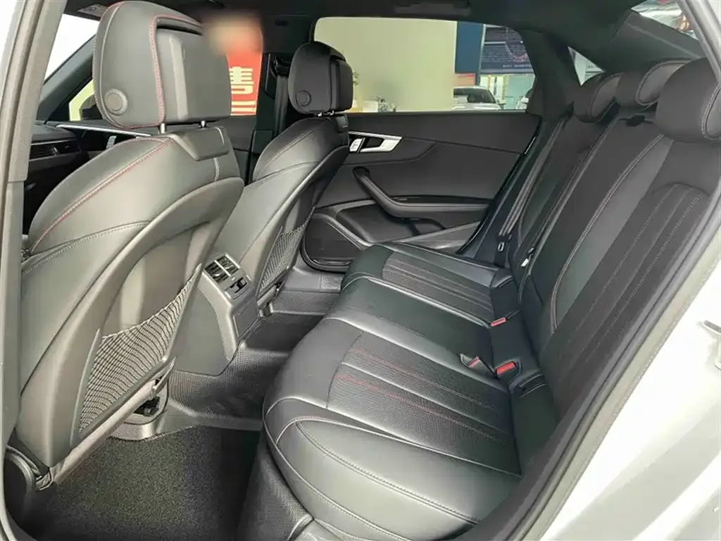 Audi A4L 2025 из CN, фото 7