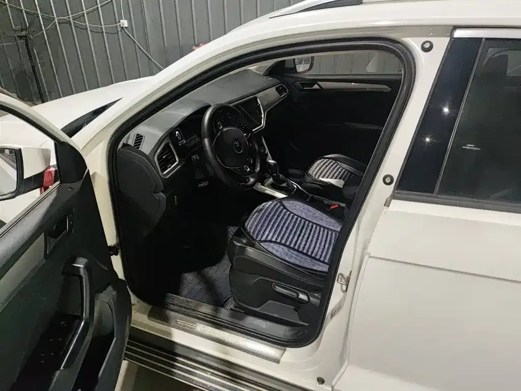 Volkswagen T-Roc 2021 из CN, фото 3