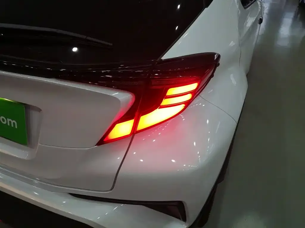 Toyota C-HR 2022 из CN, фото 2