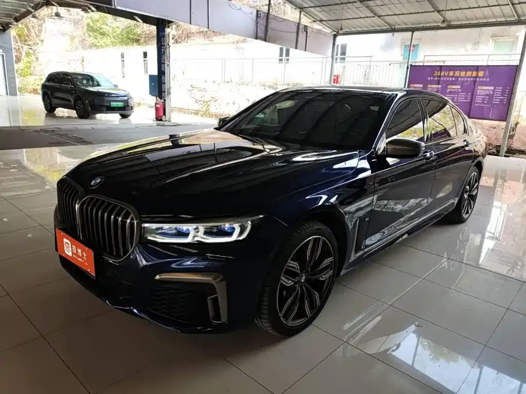 BMW 7 Series 2022 из CN, фото 1
