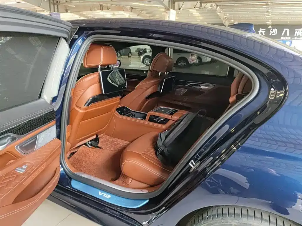 BMW 7 Series 2022 из CN, фото 5